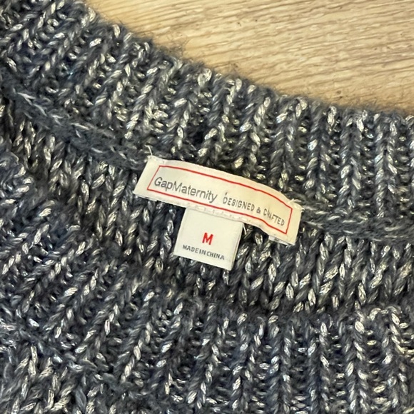 Gap Maternity Sweater - Medium- Like New - Picture 2 of 2